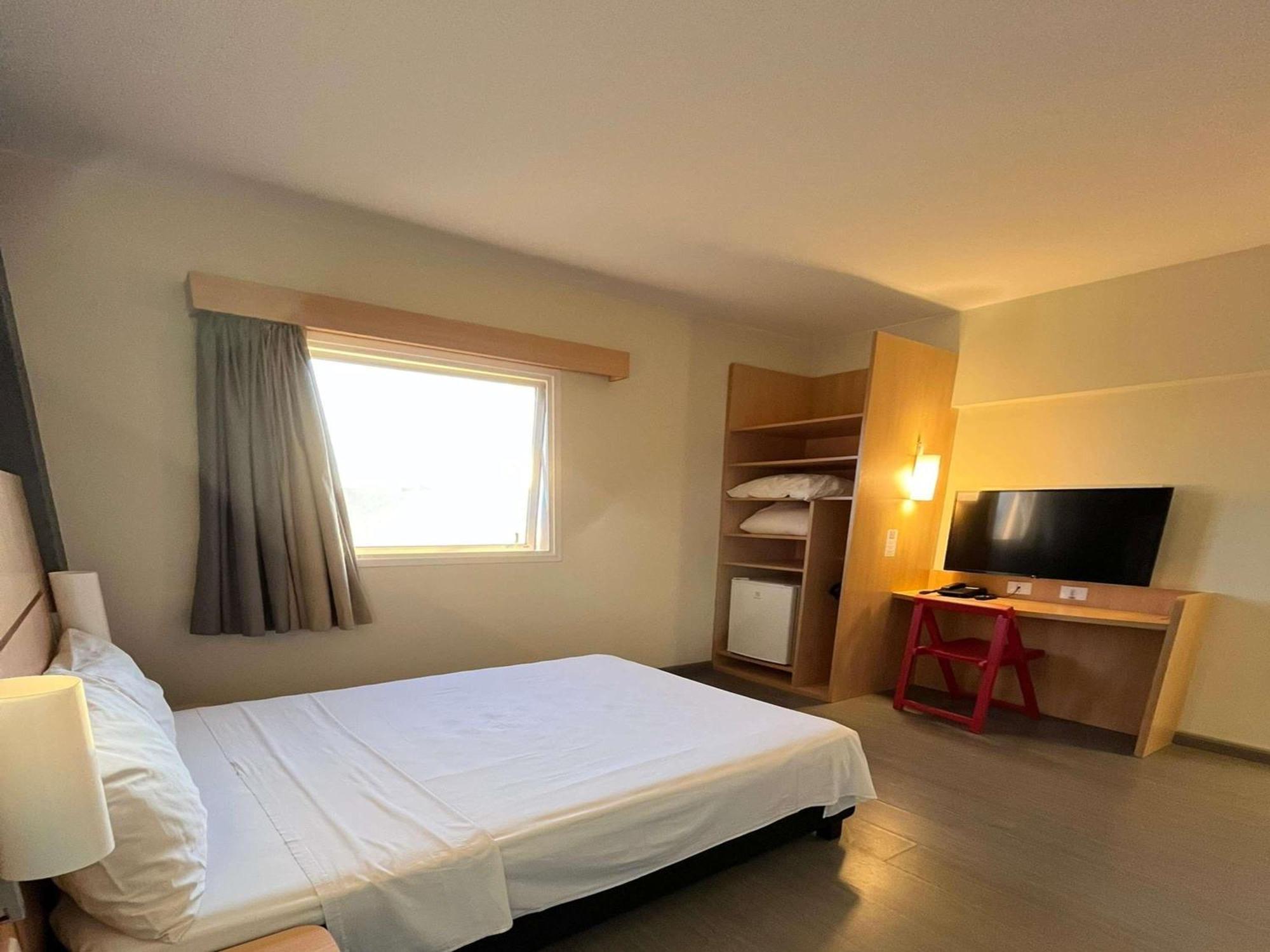 Ibis Catalao Hotel Eksteriør billede